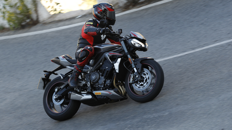 Triumph Street Triple RS TEST: pi&ugrave; bella, pi&ugrave; muscolosa