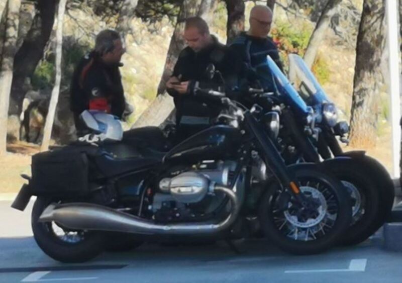 BMW R1800 C. Prime foto della mega boxer di serie: arriver&agrave; a Eicma?