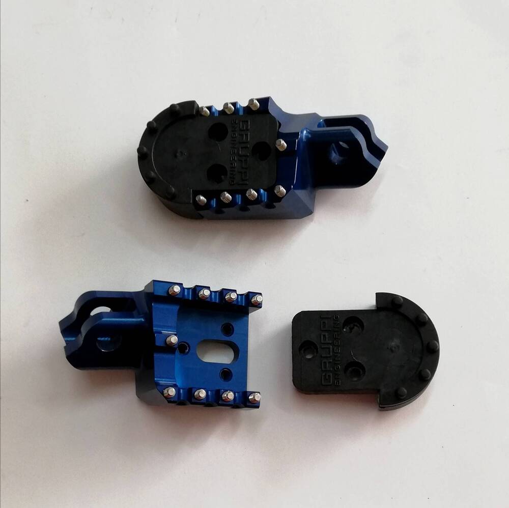 Pedane Motard in Ergal Kawasaki KXF 450 08-14 Gruppi Enginering (2)