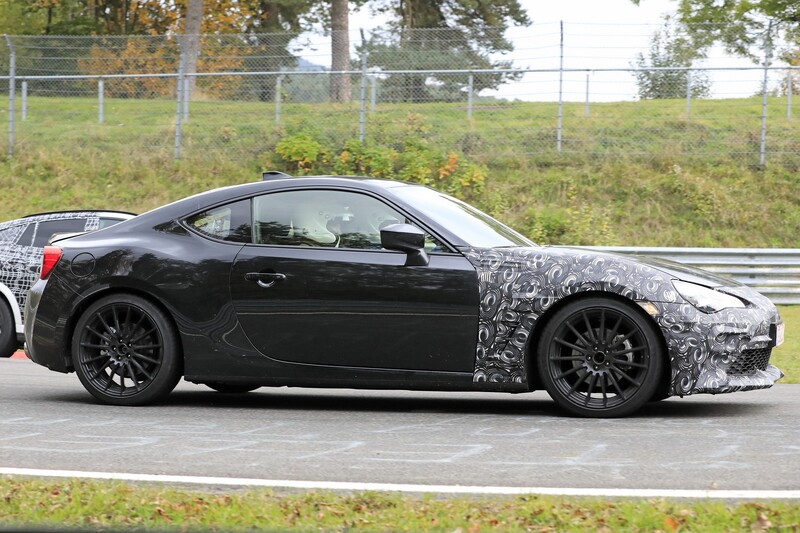 Il profilo laterale del Subaru BRZ restyling