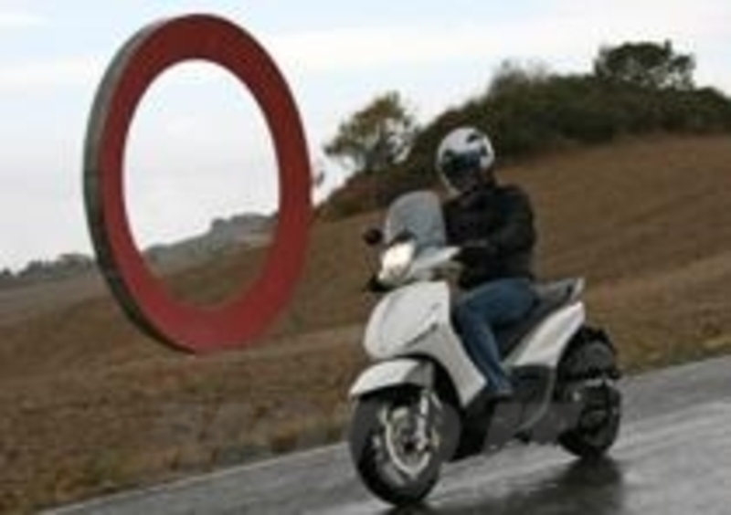 Piaggio Beverly SportTouring 350 