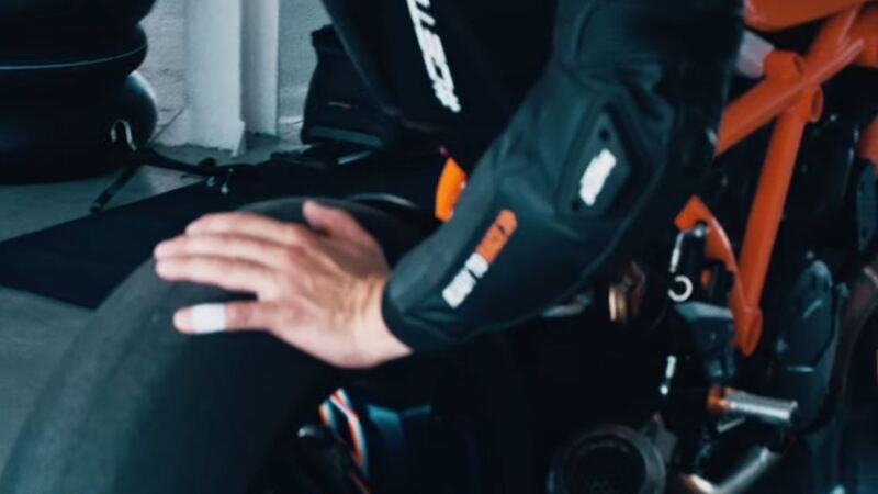 KTM 1290 SuperDuke R 2020: il secondo video prima di EICMA