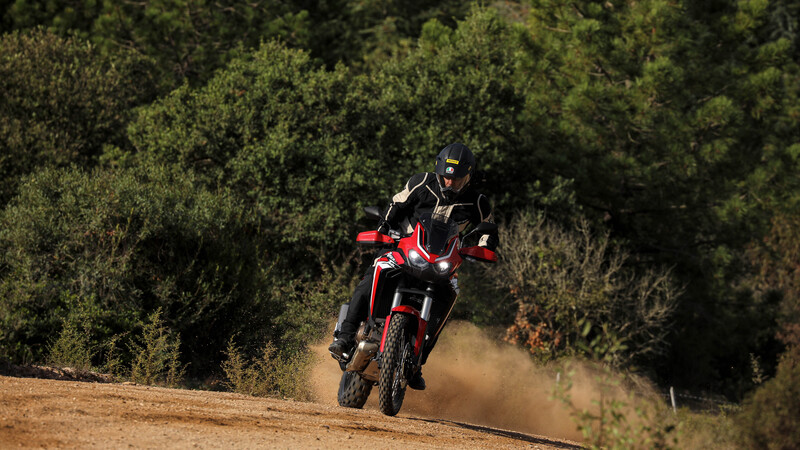 Nuova Honda Africa Twin CRF1100L: TEST su strada e offroad