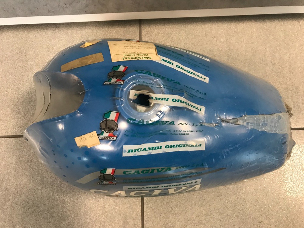 Serbatoio Cagiva sx 250/350 azzurro MV Agusta (2)