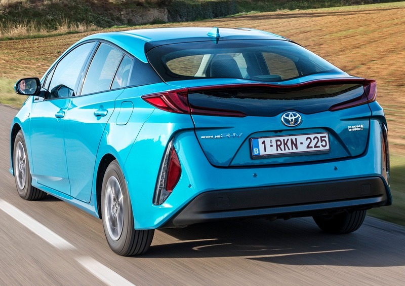 Toyota Prius Plug-in (2017-23) (7)