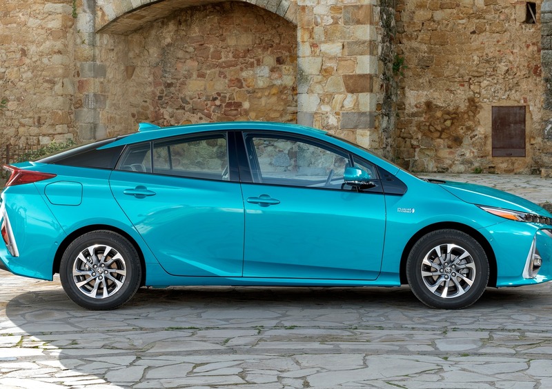Toyota Prius Plug-in (2017-23) (4)