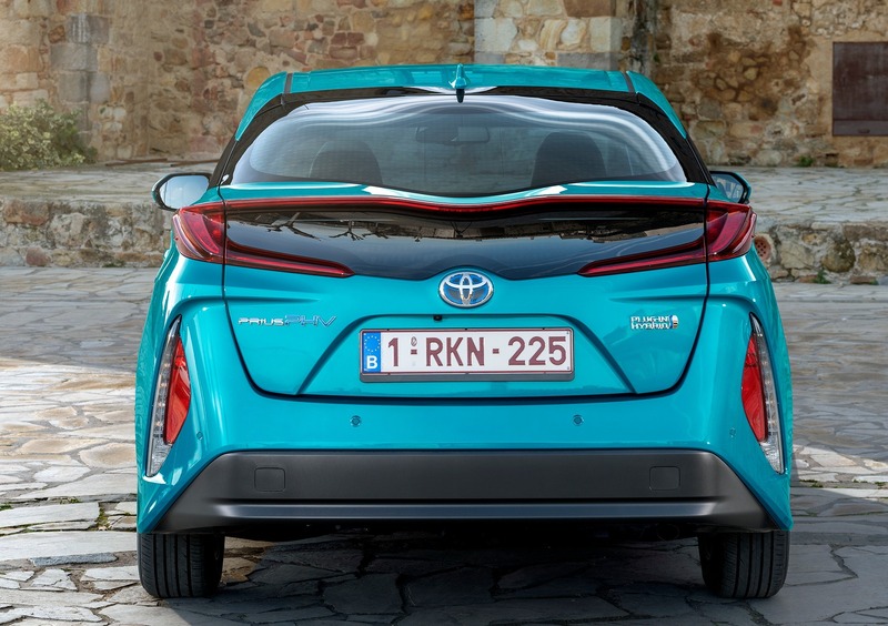 Toyota Prius Plug-in (2017-23) (6)