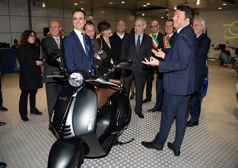Renzi a Pontedera: &ldquo;Vespa simbolo di spensieratezza e libert&agrave;&rdquo;