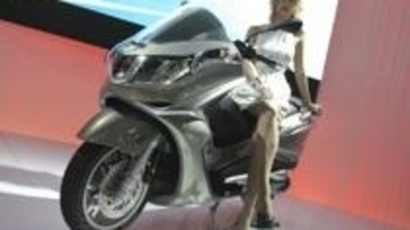 Piaggio X10