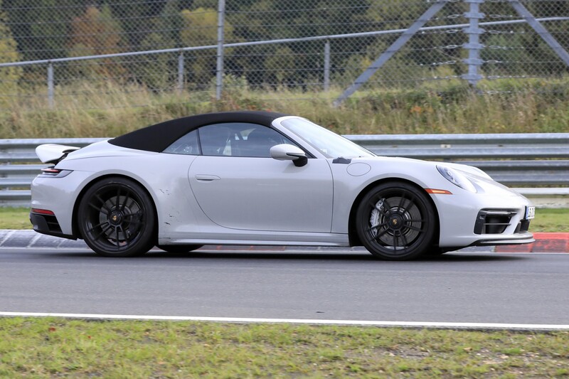 La Porsche 911 992 GTS Cabrio in azione al Ring