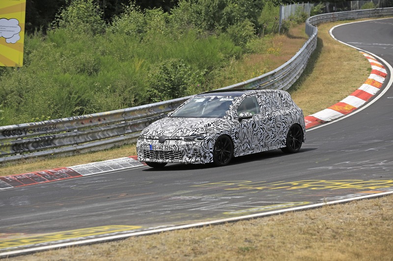 La Volkswagen Golf 8 GTI in azione al Ring