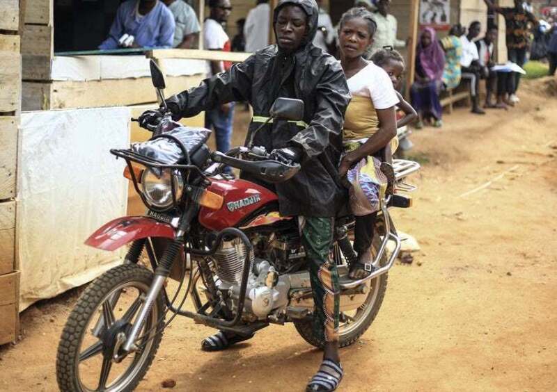 Germain Kalubenge: il motociclista eroe che salva dall&#039;Ebola