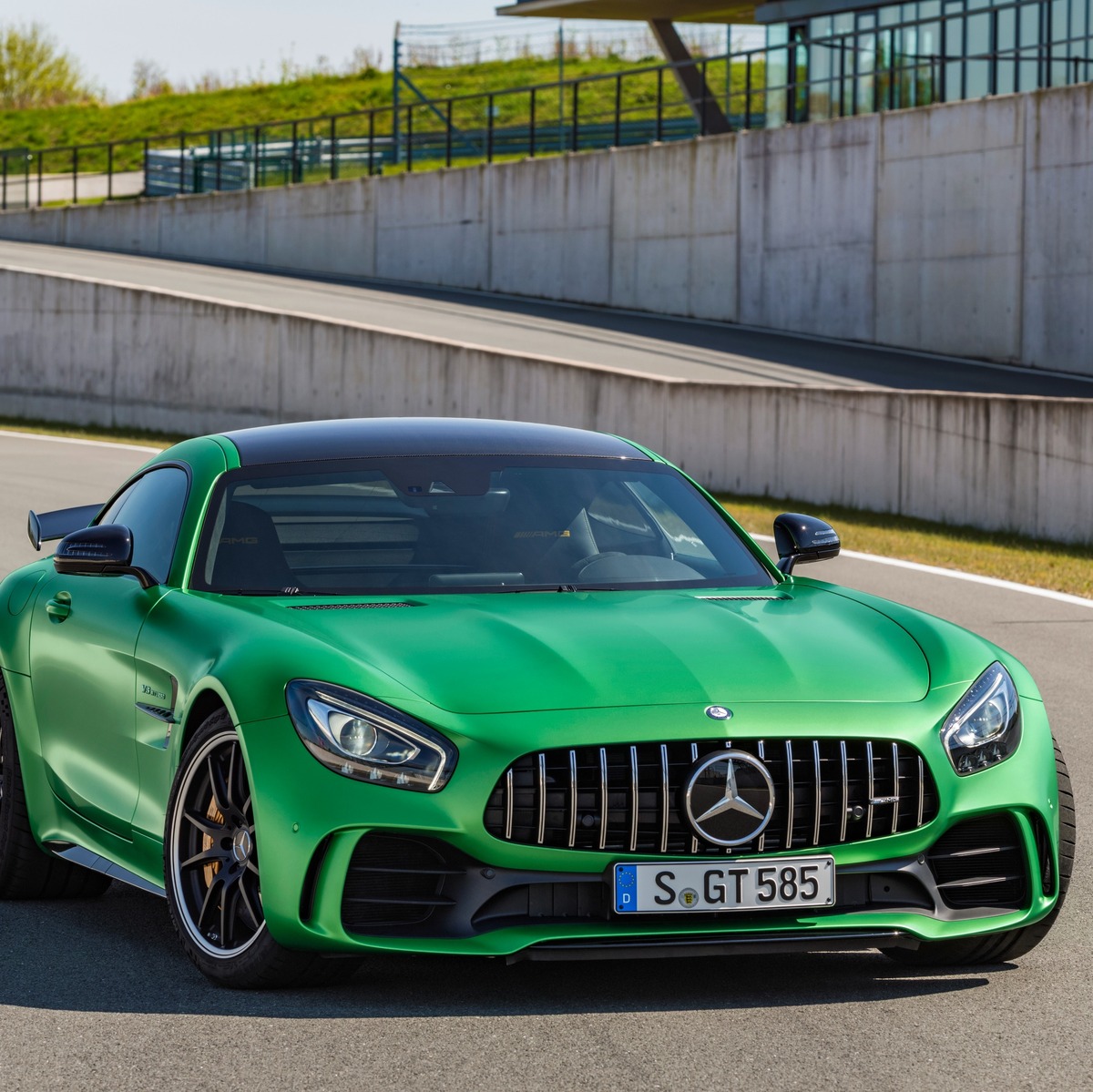 Mercedes-Benz AMG GT R