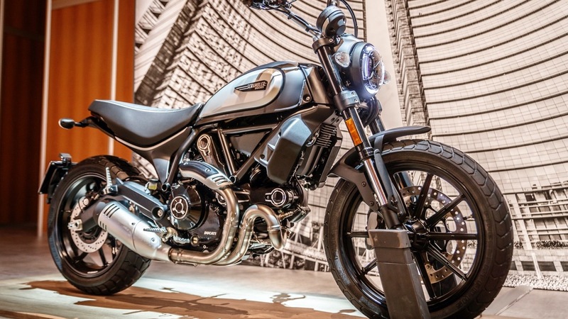 Ducati Scrambler Icon Dark: foto, dati e prezzi