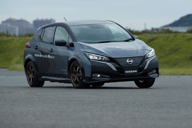 Nissan Leaf e+, il prototipo con doppio motore e All-Wheel Control