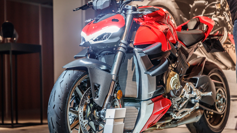 Ducati a EICMA 2019: Streetfighter V4, gamma Superbike e nuove vestizioni. Tutti i prezzi e le disponibilit&agrave;!