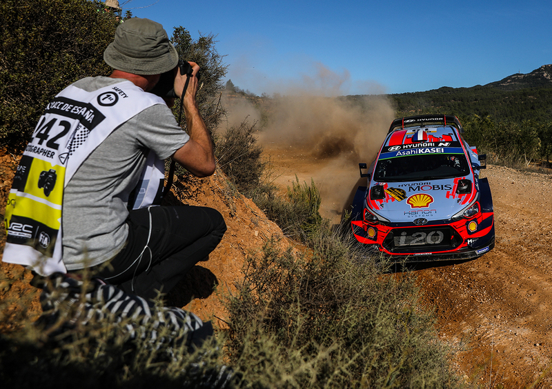 WRC 2019. Spagna Catalunya. 3 Hyundai e Loeb in testa, 3 Toyota in agguato