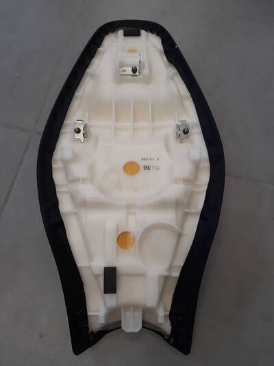 SELLA KAWASAKI ER 650 N