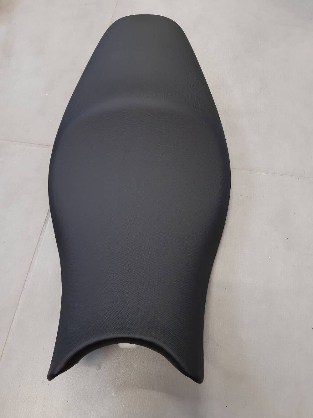 SELLA KAWASAKI ER 650 N (3)