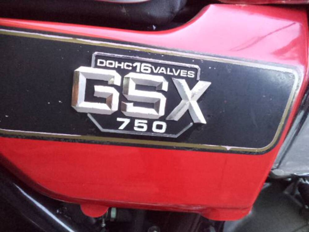 Suzuki GSX 750 (9)