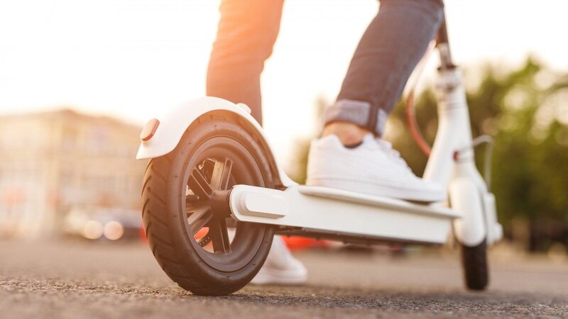 In monopattino sulla ciclabile. A Torino due multe da&nbsp;oltre mille euro