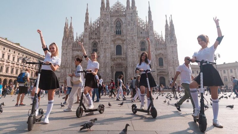 Monopattini elettrici, Milano detta le regole per lo sharing