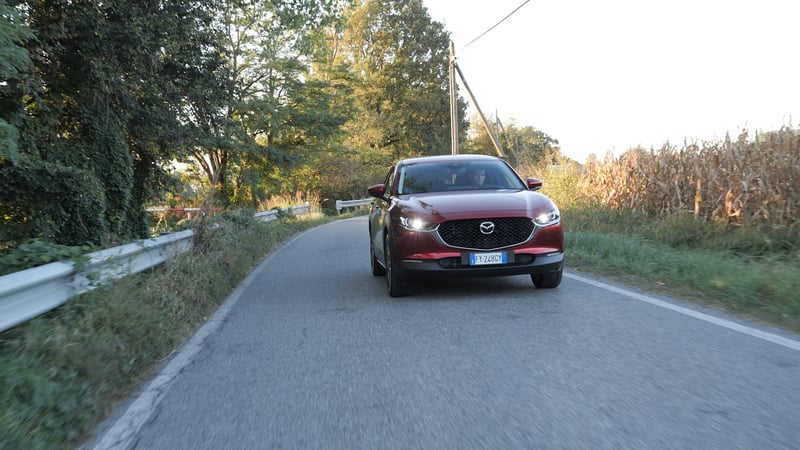 Guida di CX-30