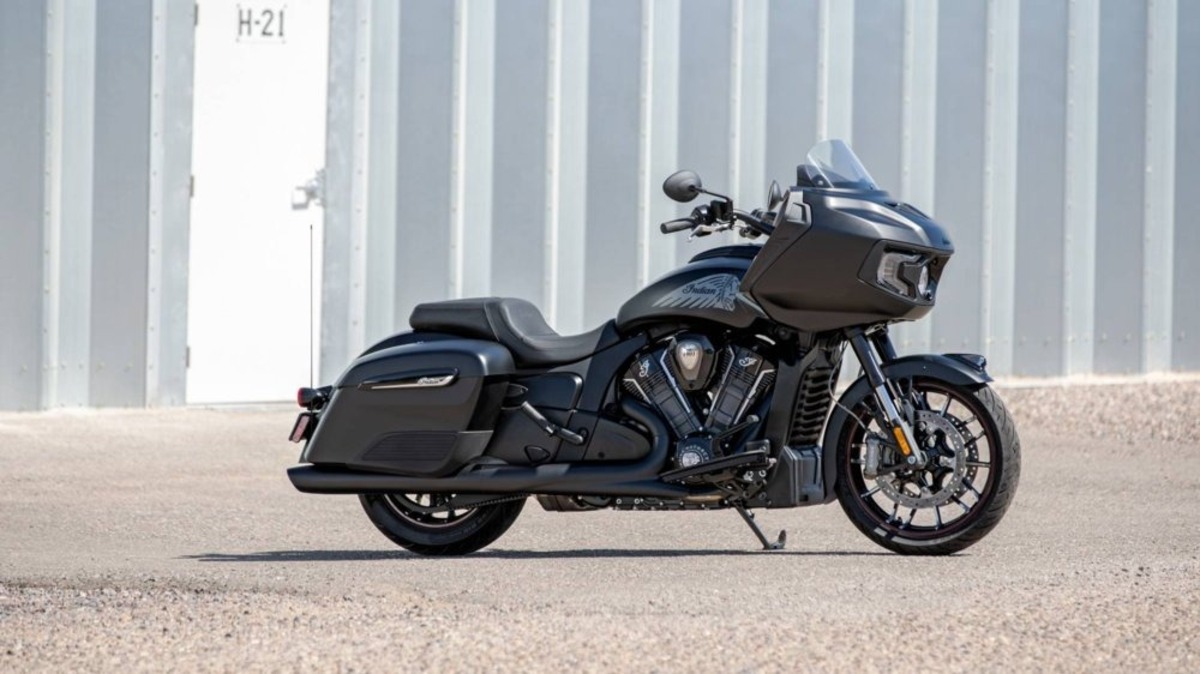 Indian Challenger 1768 Dark Horse (2020)