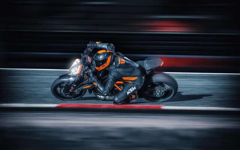 La KTM 1290 Super Duke 2020 in azione