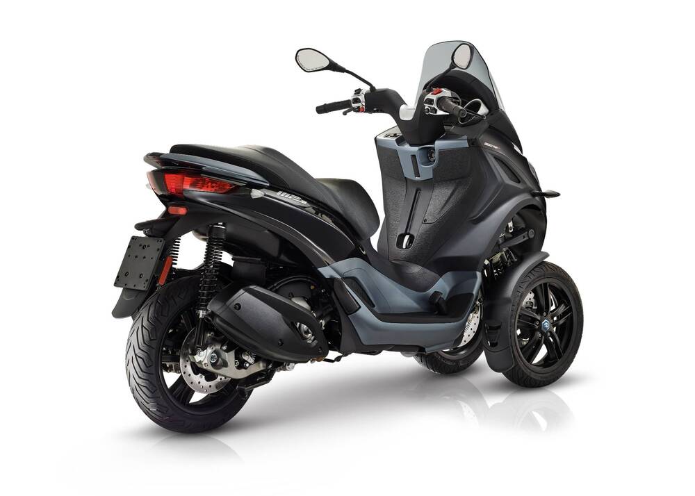 Piaggio MP3 310 (2025) (2)