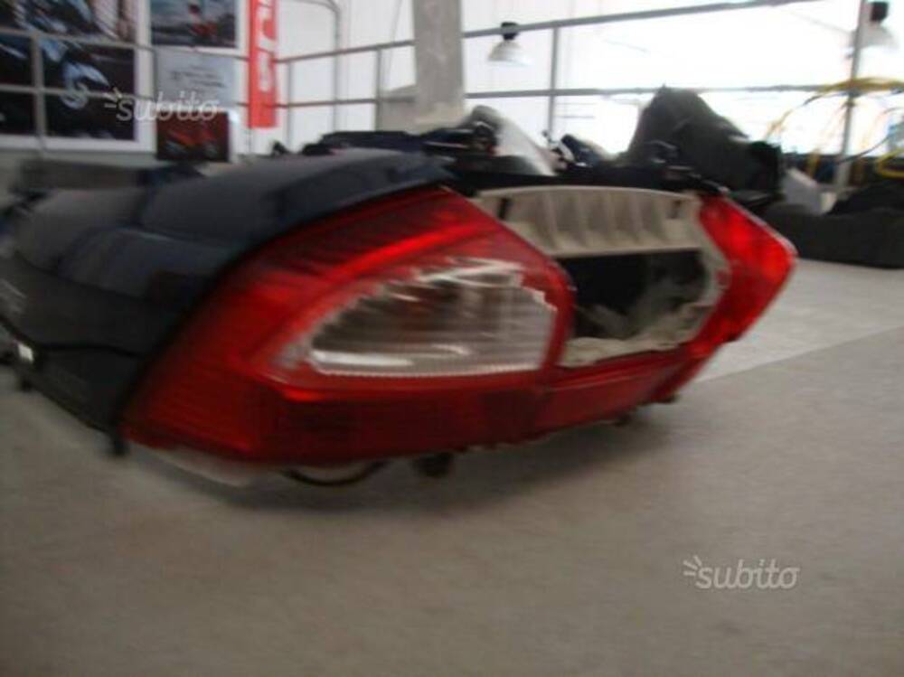 Fanale post. suzuki burgman 250/400 '03/'06 (2)