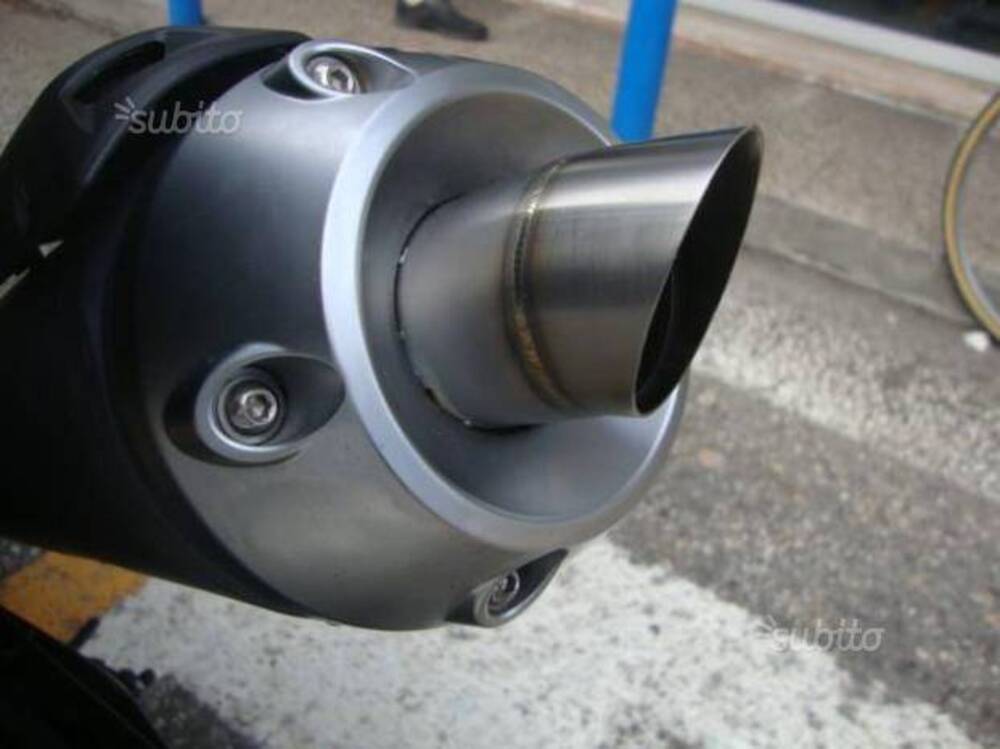 Beccuccio per scarico Yamaha T-Max 500 e 530 (2)