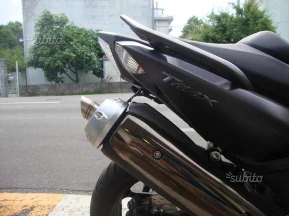 Beccuccio per scarico Yamaha T-Max 500 e 530 (3)