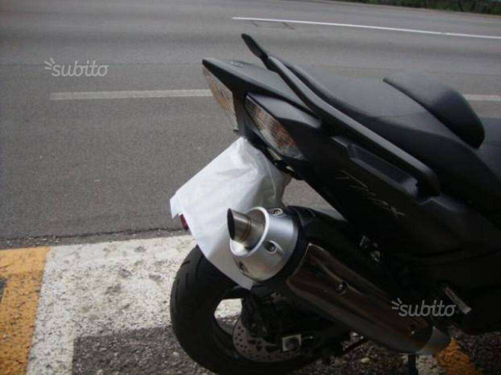 Beccuccio per scarico Yamaha T-Max 500 e 530 (4)