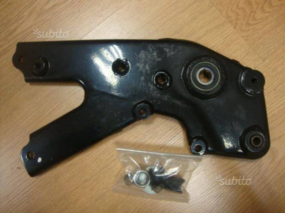 Braccio sosp.post. Suzuki Burgman (2)