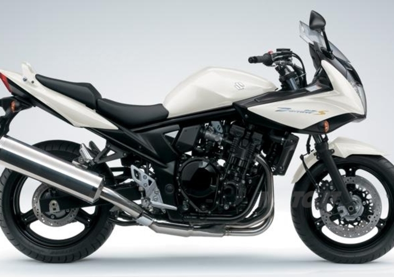 Torna la Suzuki Bandit 650SA