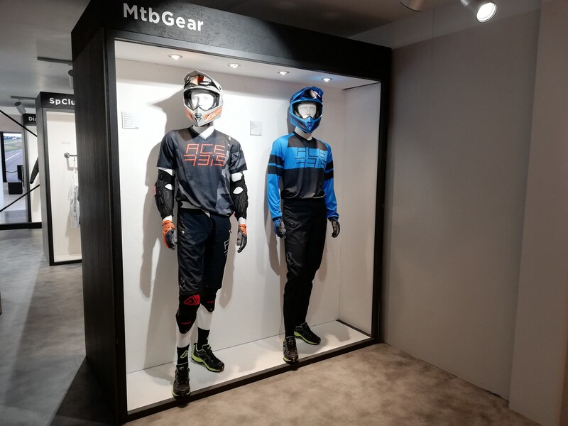 Nuovo abbigliamento per le bici