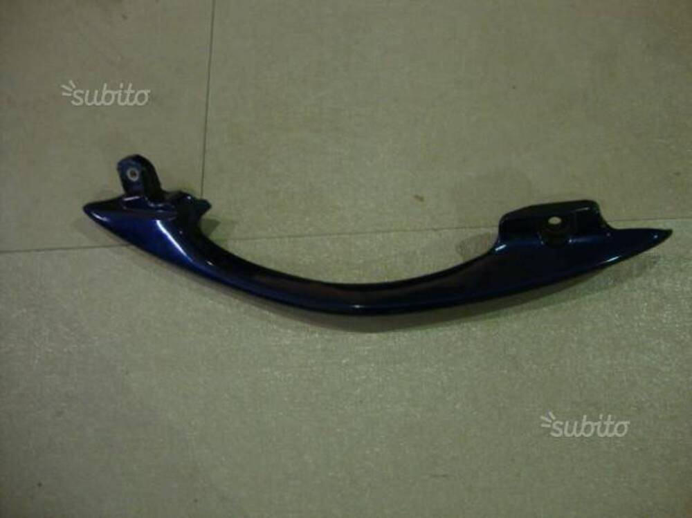 Maniglia passeggero sx per suzuki burgman 400 2003 (2)