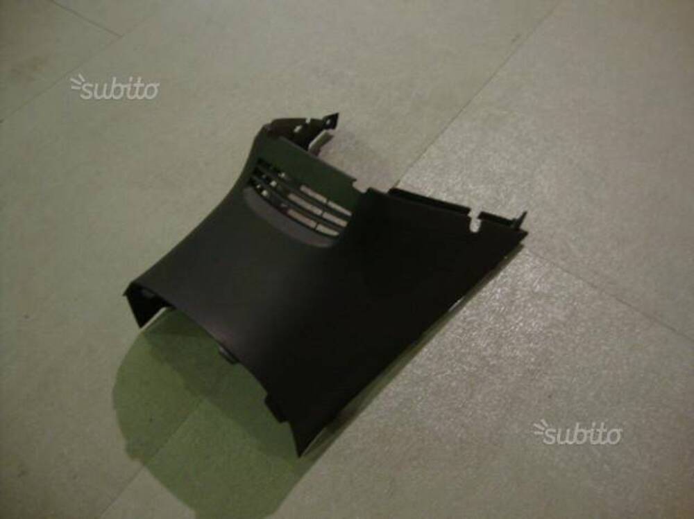 Coperchio centrale per suzuki burgman 400 03/06 (2)