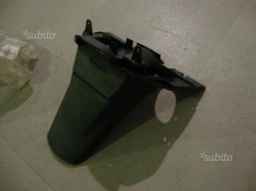 Parafango post. suzuki burgman 125/150 02/06 (4)
