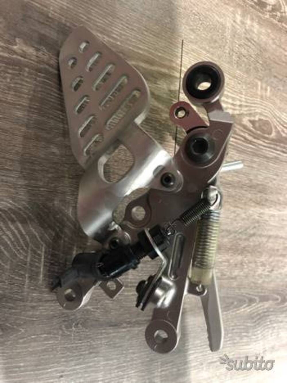 Pedana dx completa Yamaha R6 2007 (2)