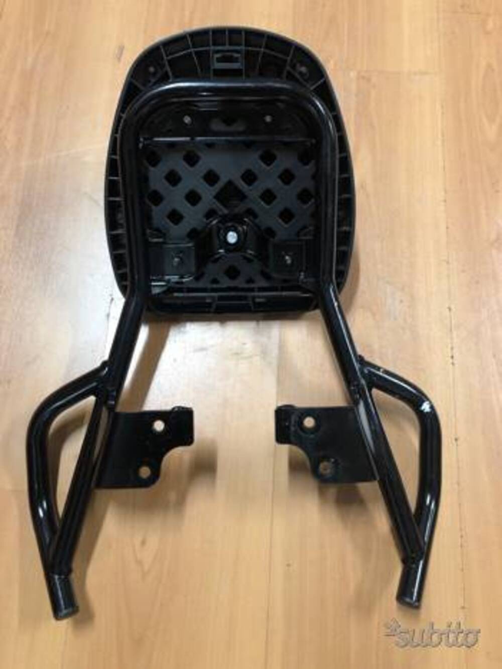 Porta bauletto Suzuki Inazuma 250 Givi (3)