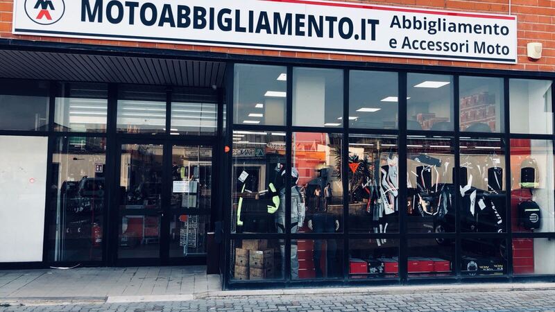 Motoabbigliamento.it inaugura un nuovo punto vendita a Torino