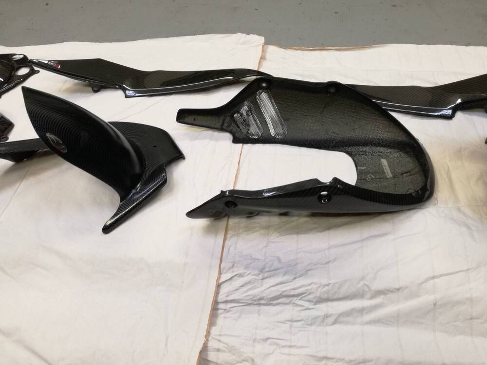 Kit Carbonio Kawasaki ER 6N Leovince (2)