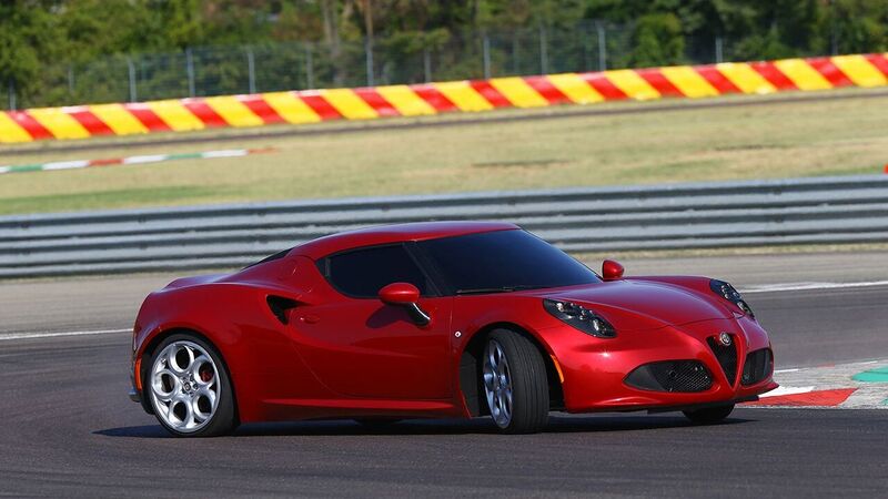 Alfa Romeo 4C: interrotta la produzione 