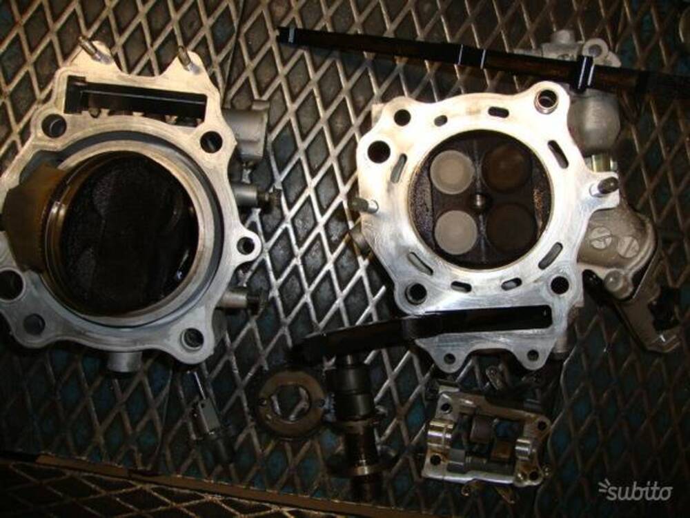 Suzuki burgman 400 anno 2003/06 parti motore (2)