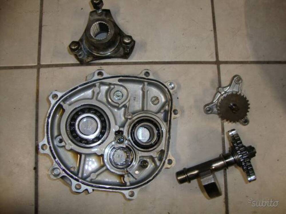 Suzuki burgman 400 anno 2003/06 parti motore (6)