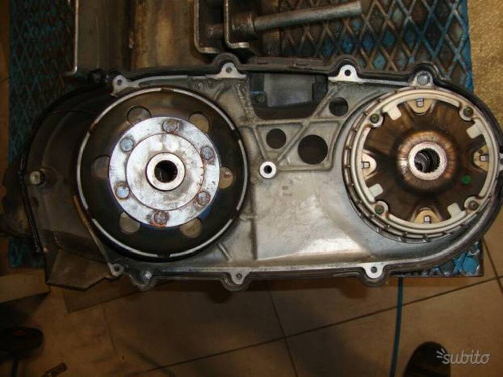 Suzuki burgman 400 anno 2003/06 parti motore (13)