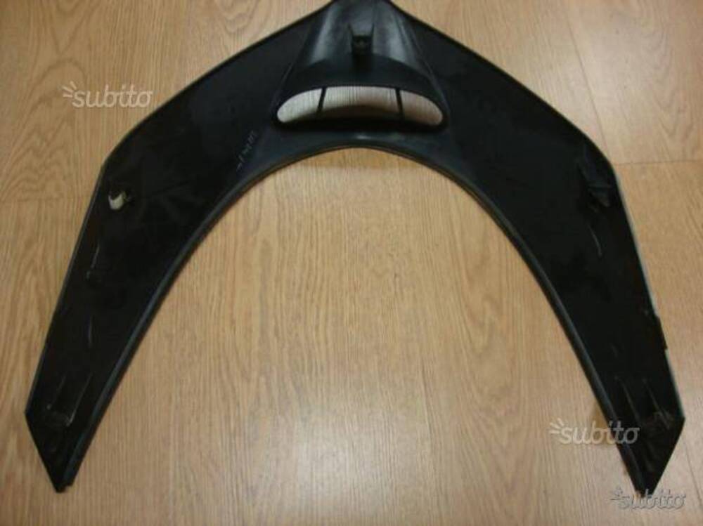 Scudo anteriore superiore Burgman 250-400 Suzuki (2)