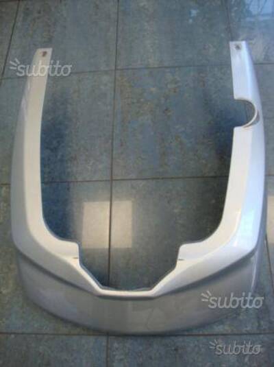 Coperchio inferiore Burgman 400 e 250 Suzuki